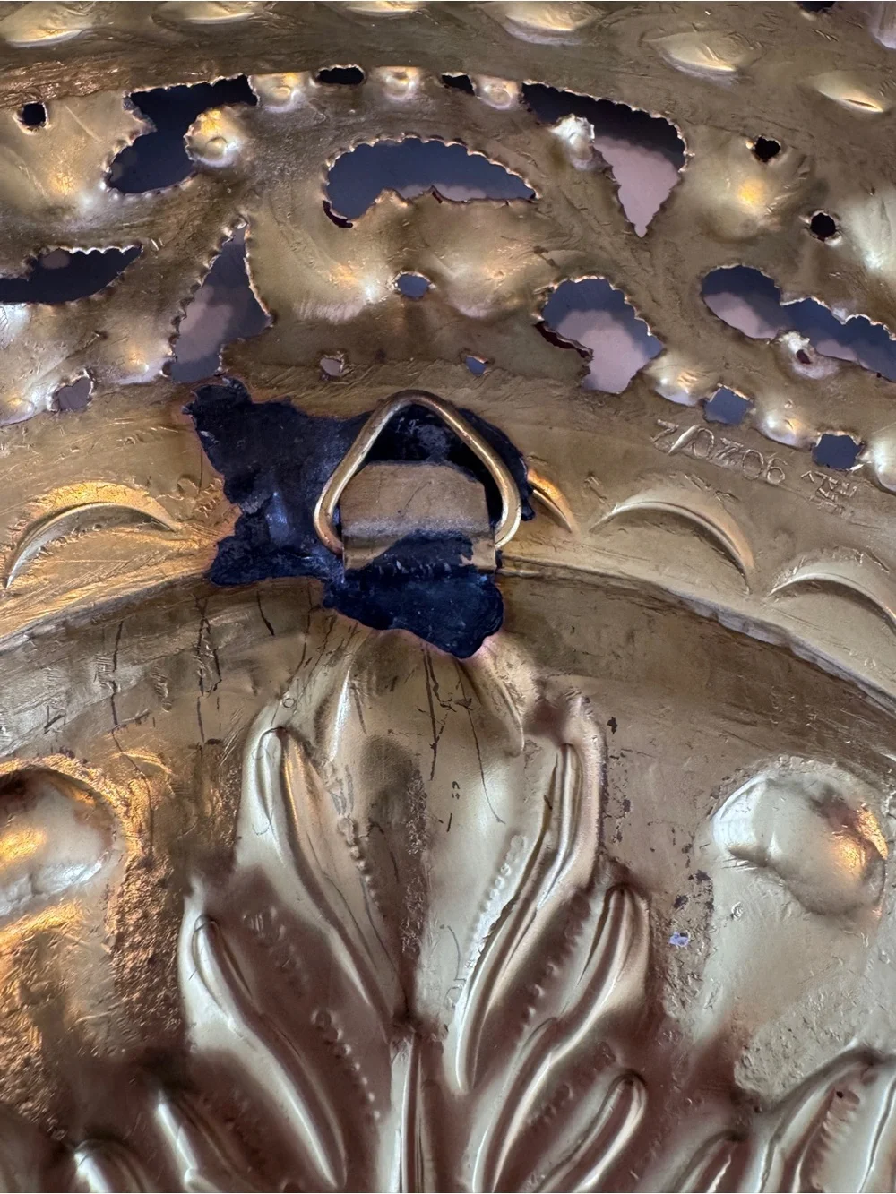 Vintage Italian Brass Wall Hanging Charger – Hand-Carved Metal Art